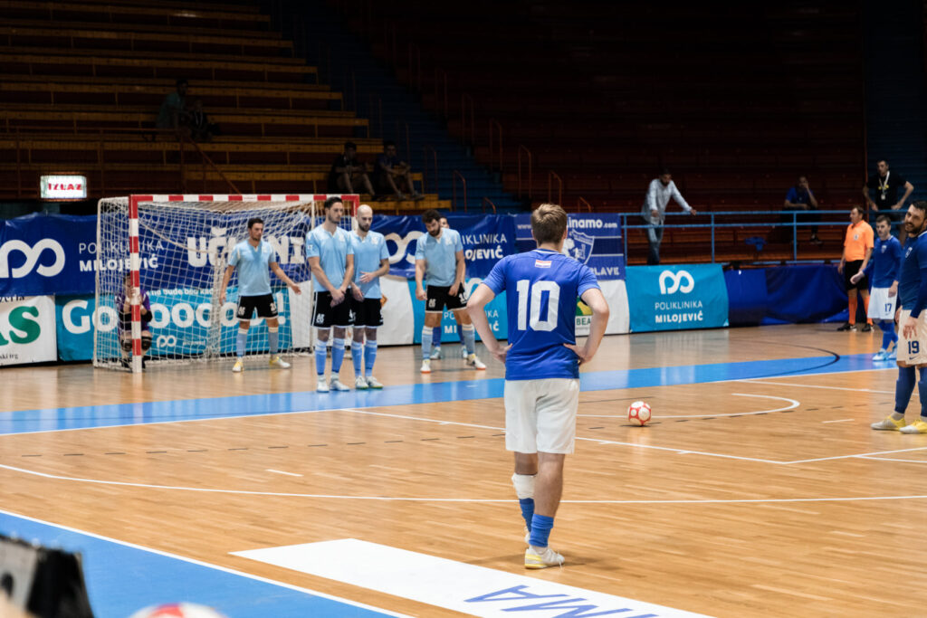 Dado protiv AFCU Universitas a