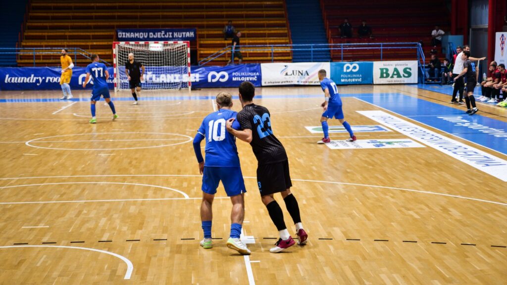 Universitas - Futsal Dinamo