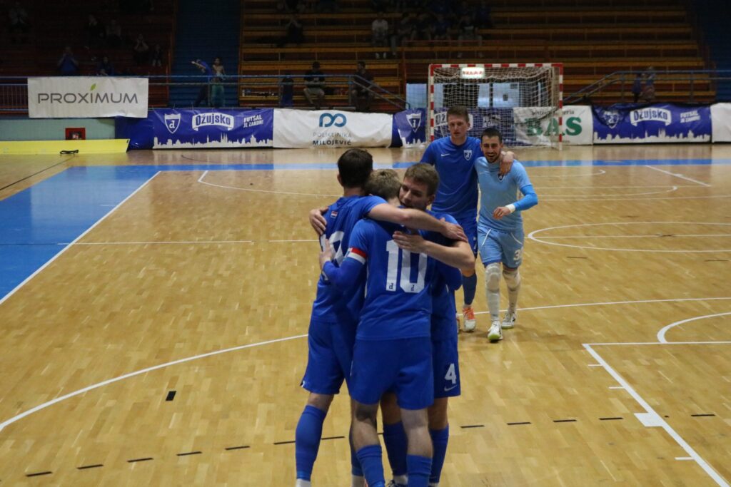 futsal dinamo square