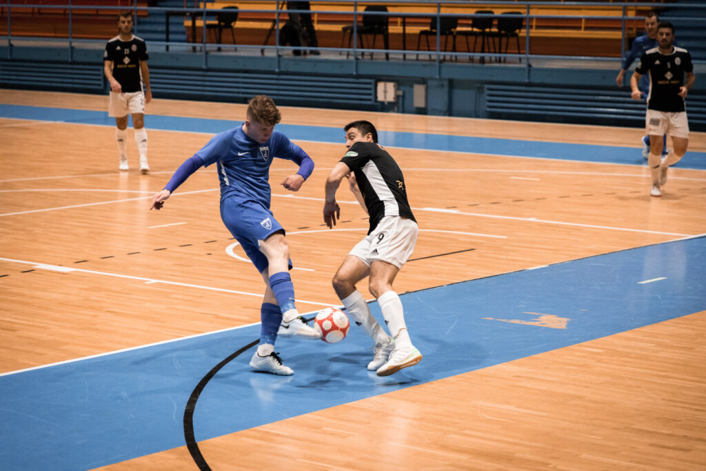 Futsal Dinamo - Crnica