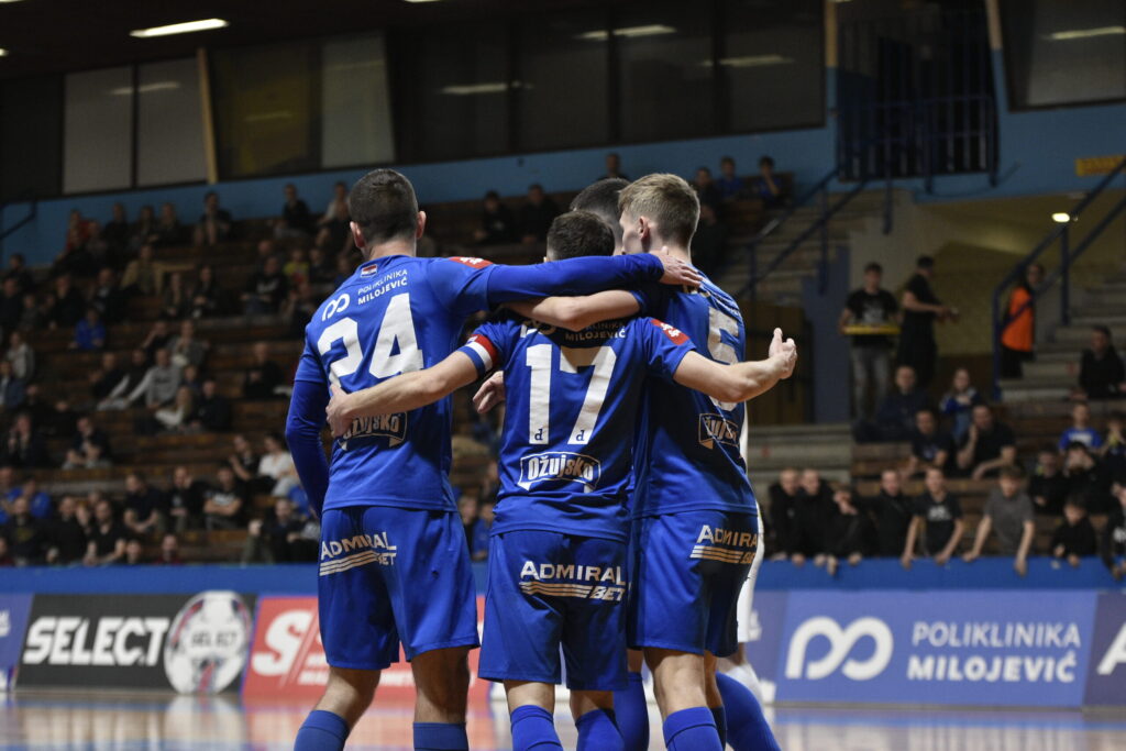 Futsal Dinamo - Crnica