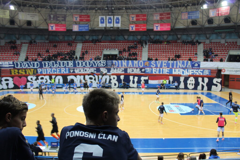 Ponosni član